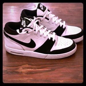 Nike Air Stepback - Vintage - Black and White